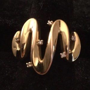 🎈14kt GOLD CASTED DIAMOND ACCENT RING🎈